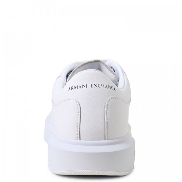 Sneakers bianche con mini logo per uomo