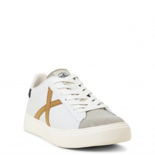 Sneakers bianche con logo... 2