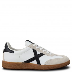 Sneakers bianche con logo...