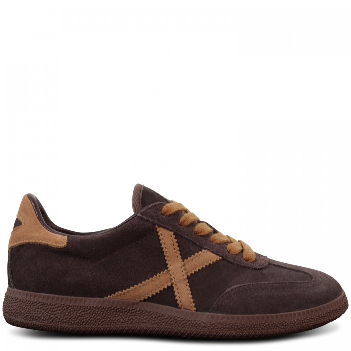 Sneakers marrone con riporti marroni...