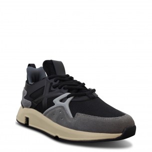 Sneakers nera con riporti... 2