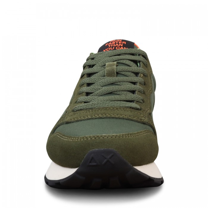 Sneakers verde con riporti fluo per uomo Sneakers verde con riporti fluo per uomo