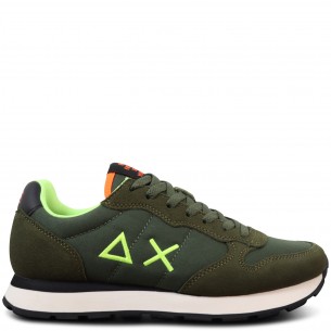 Sneakers verde con riporti...