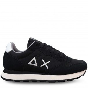 Sneakers nera con riporti...