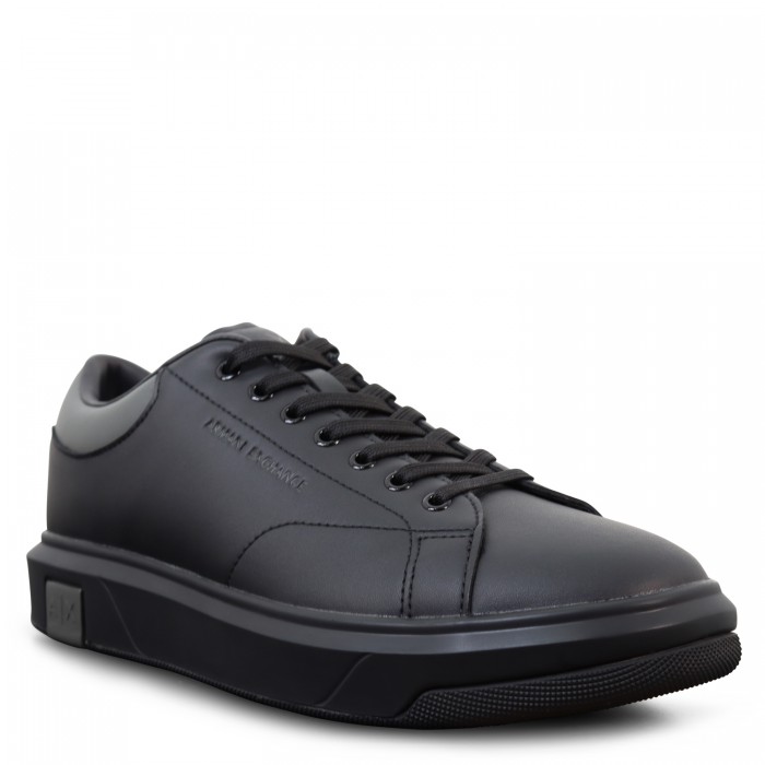 Sneakers nera con mini logo per uomo