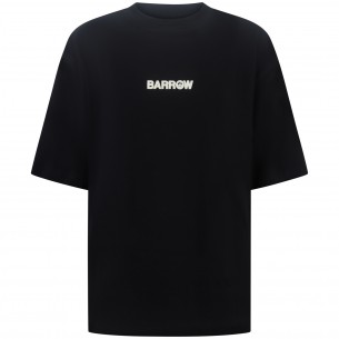 T-shirt nera con logo...